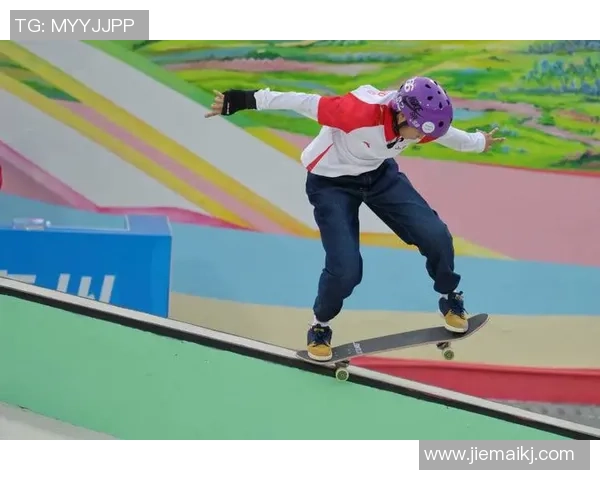 成都滑板精英赛点评：滑板队默契配合展现团队精神与竞技实力